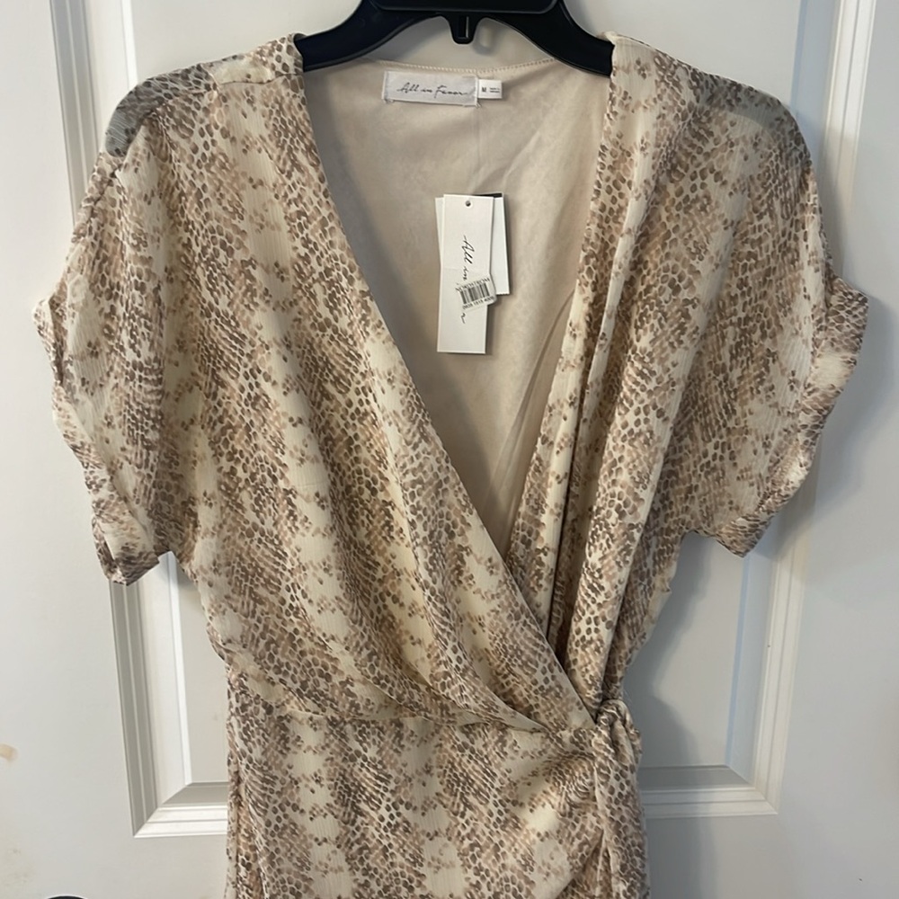 ALL in FAVOR Wrap dress Nordstrom new with tags Medium M neutral brown